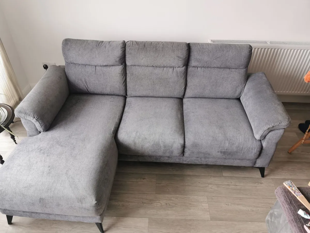 Sofa couch - Image 1