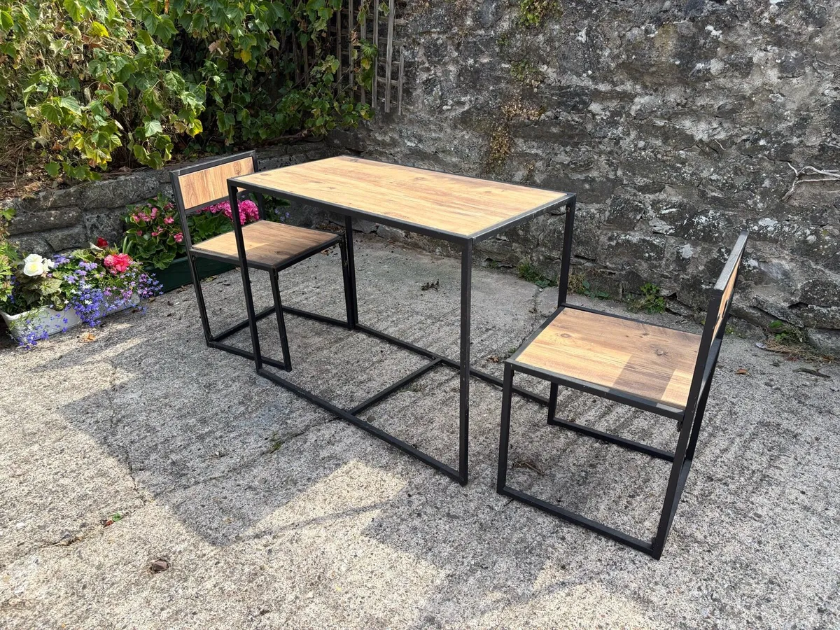 Patio table and chairs - Image 2