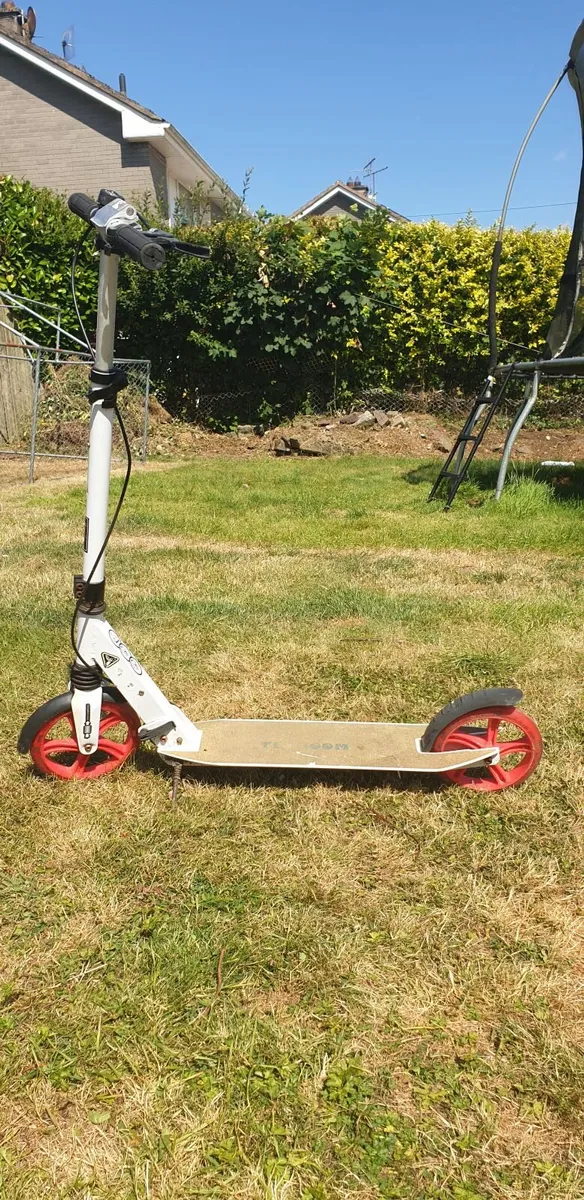 Kids scooter - Image 1