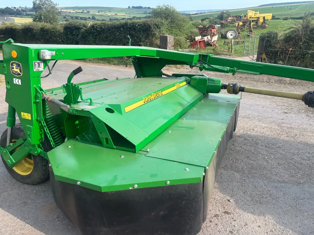 John Deer 1365 Mower - Image 2