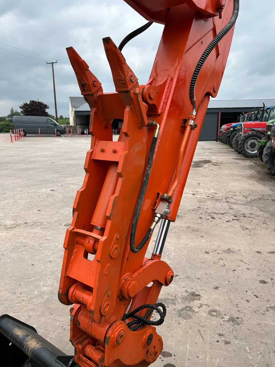Thumb Grab To Suit 5 - 8 Tonne Digger - Image 1