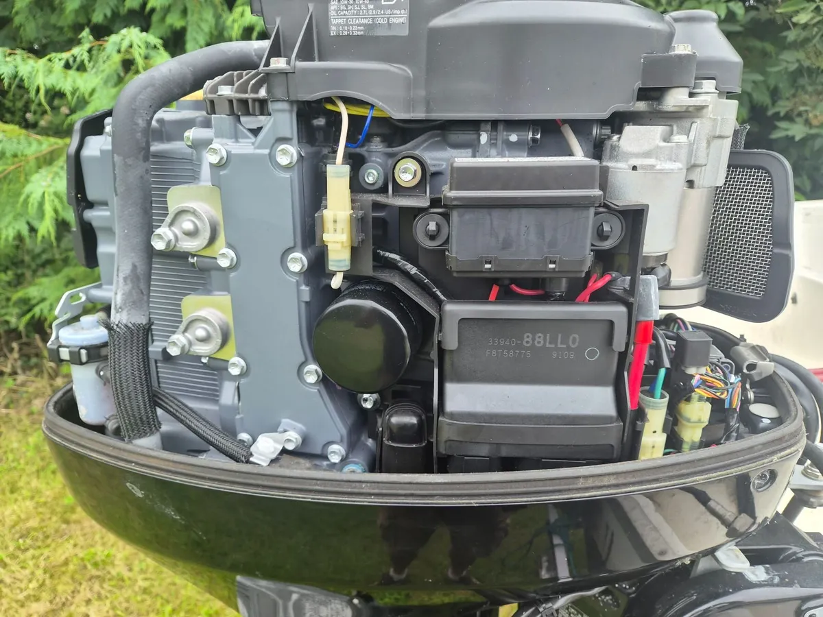 Redbay 166 & Suzuki 50  As New - Image 3