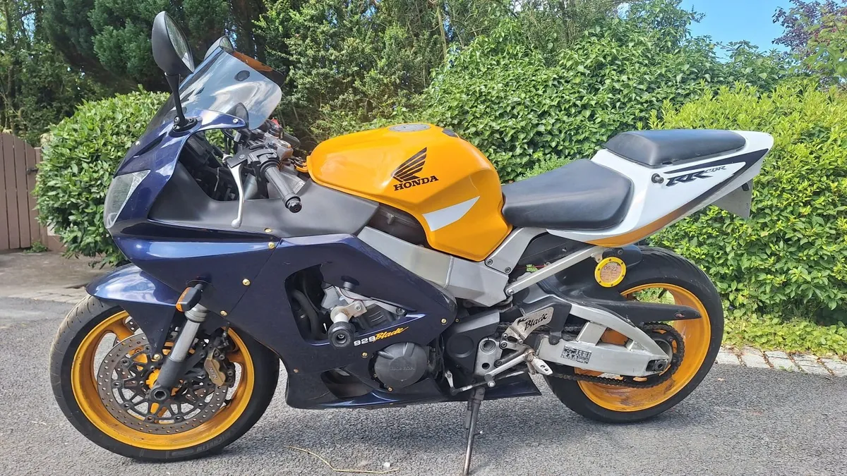 Honda Fireblade 2001 - Image 1