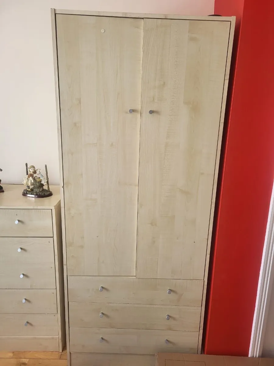 Wardrobe & Chests of Drawers(4 units) - Image 3