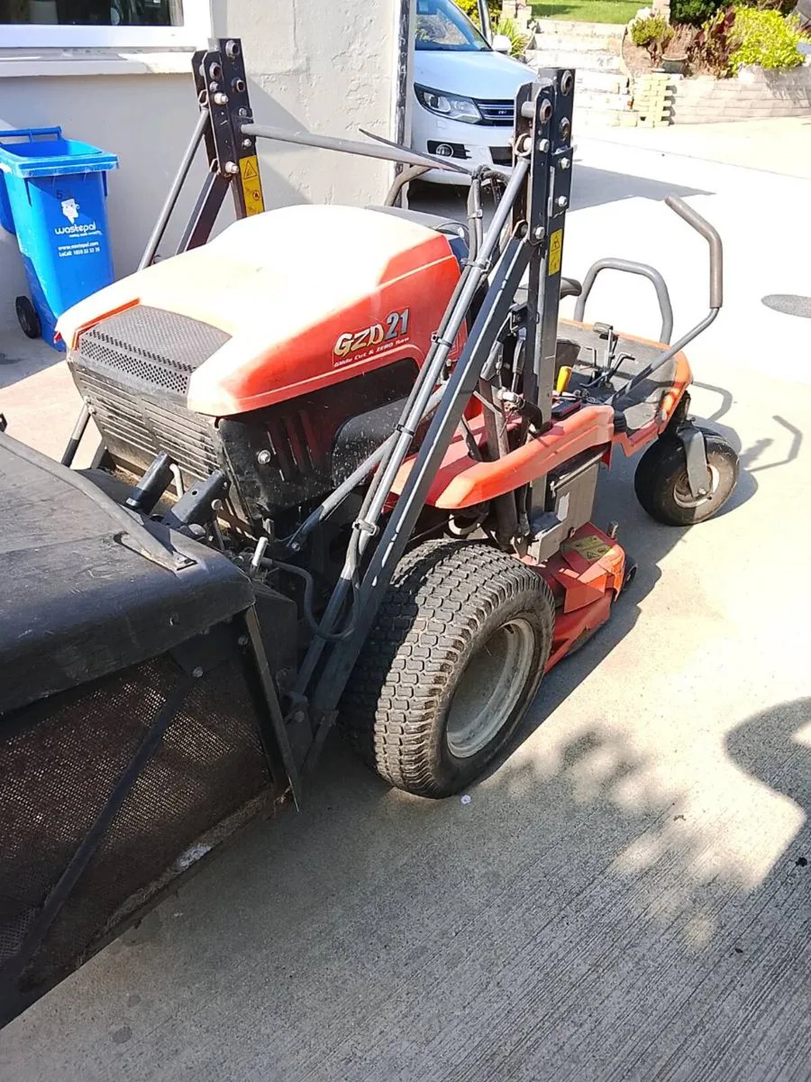 Kubota gzd 21 mower - Image 4