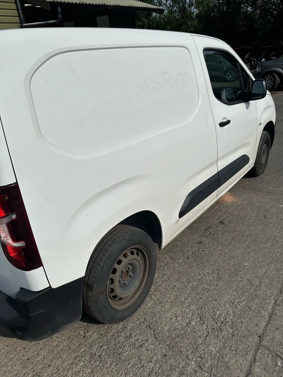 2021 Berlingo van (Not Crashed) - Image 2