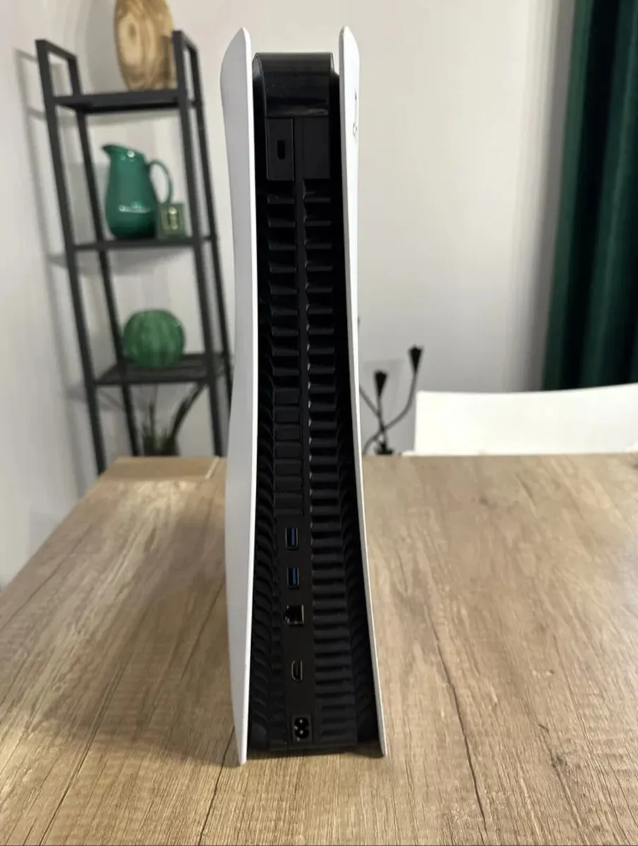 Playstation 5 - Image 3