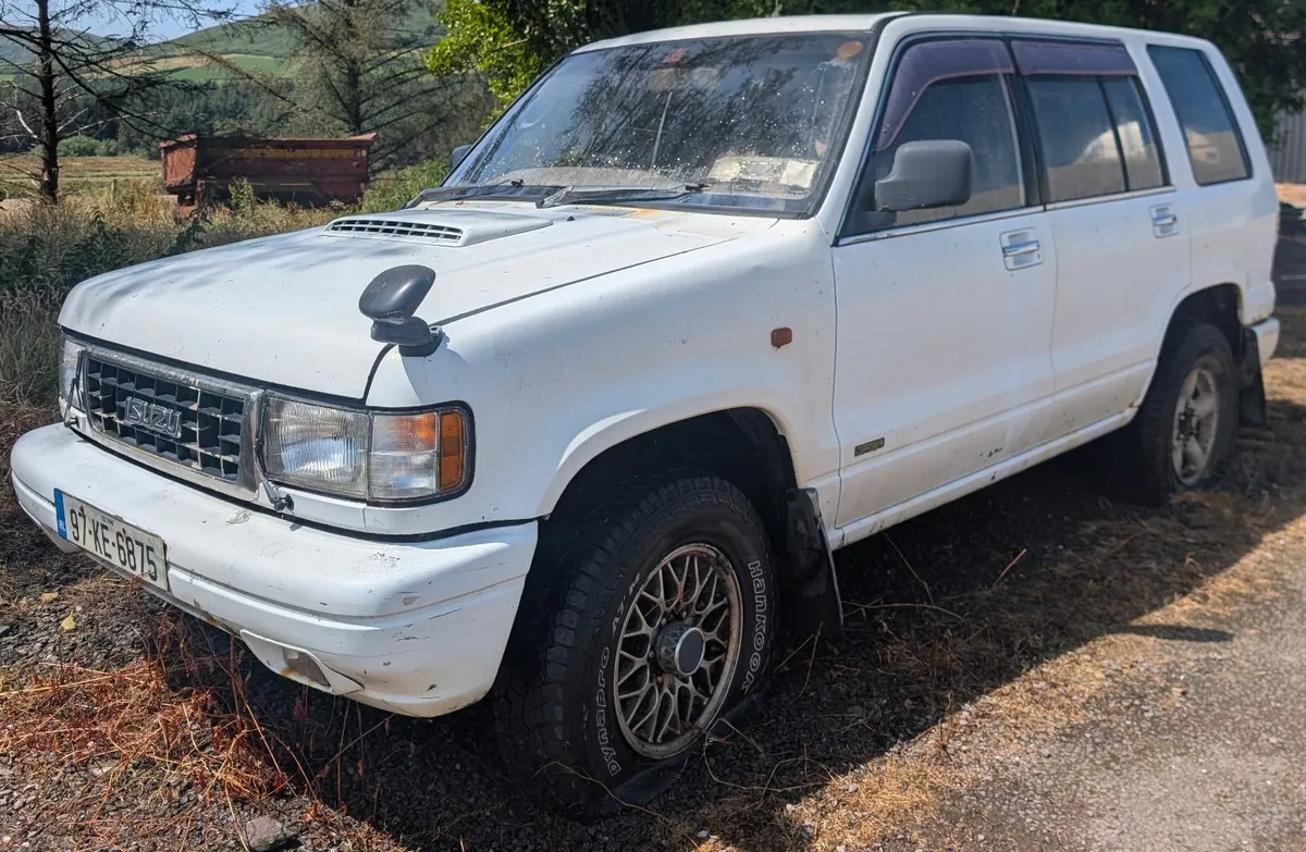Isuzu Trooper 3.1 Lotus Edition - Image 1