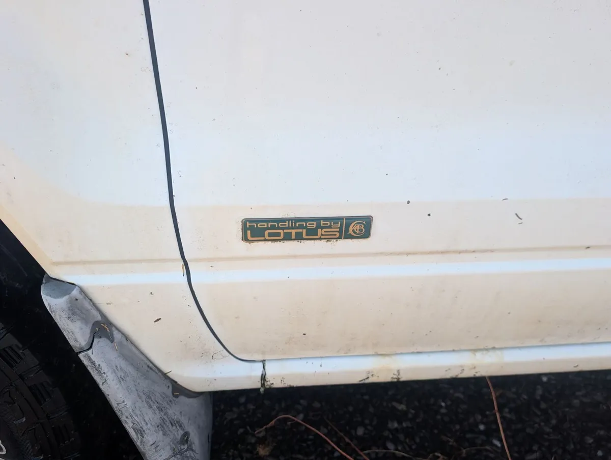 Isuzu Trooper 3.1 Lotus Edition - Image 2