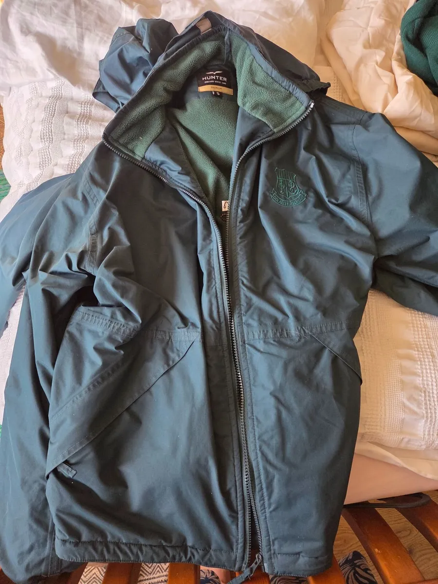 Colaiste Iosagain Uniform - Image 1