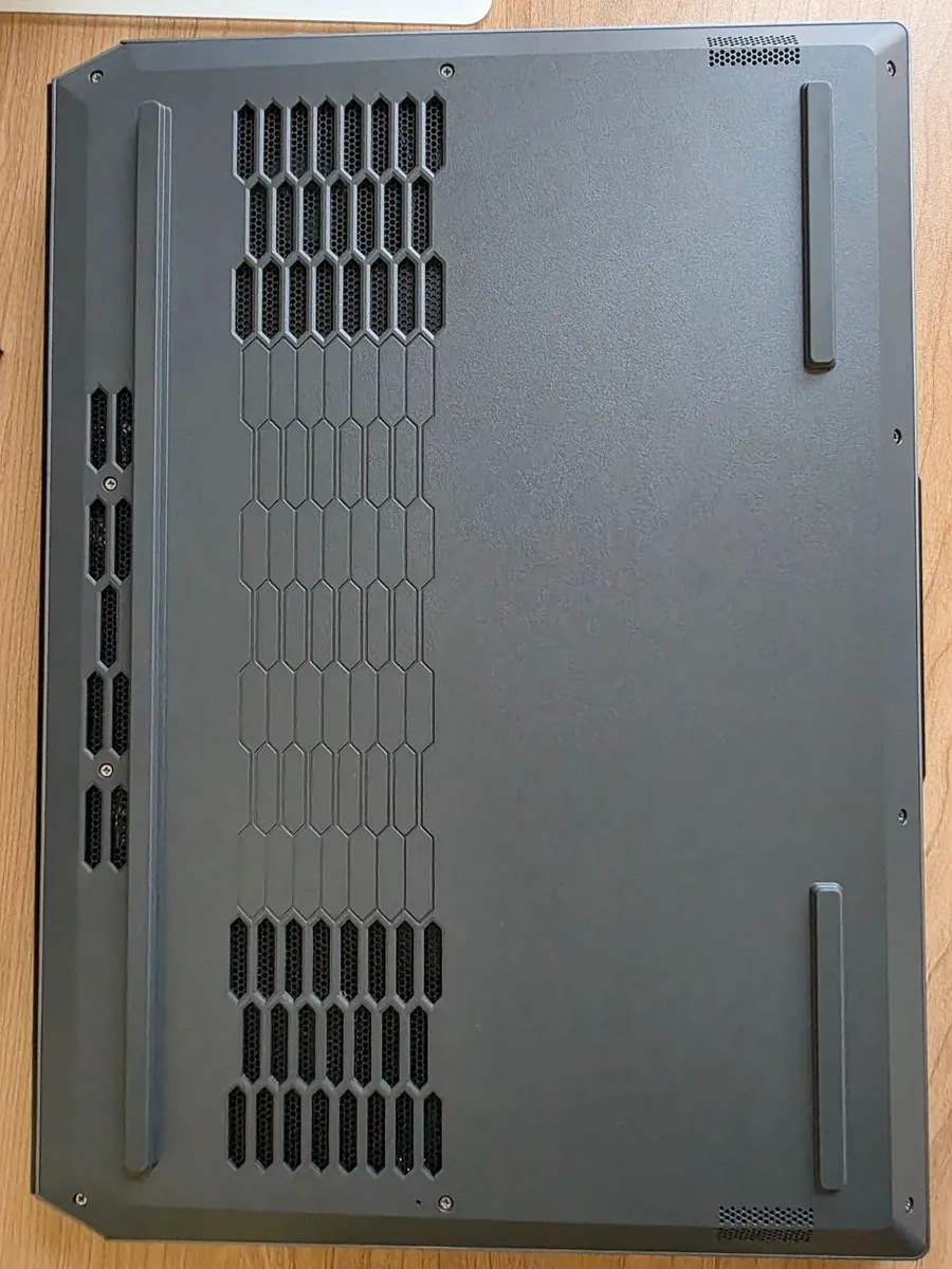 Lenovo LOQ 15IAX9 RTX 4050 i5-12450HX 24GB RAM - Image 4