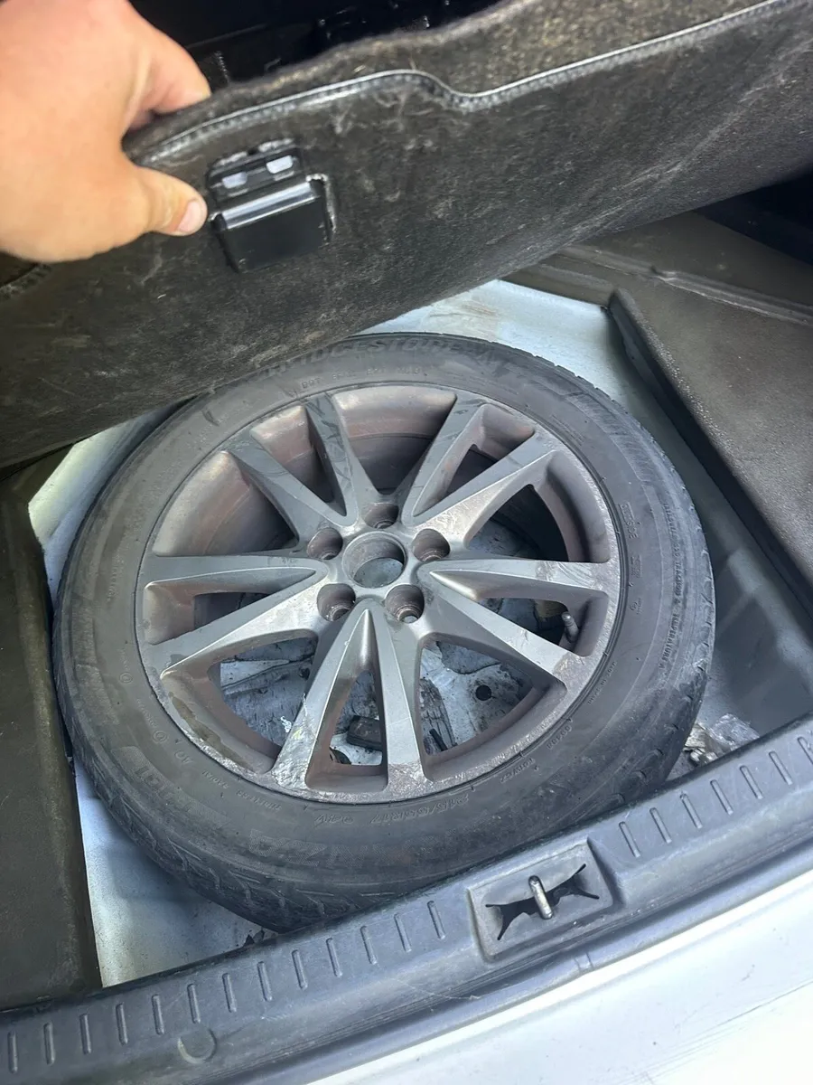 13 Toyota avensis - Image 3