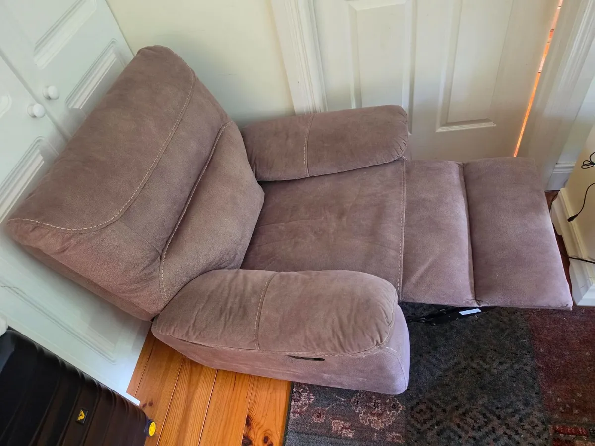 2 recliners (manual) - Image 2