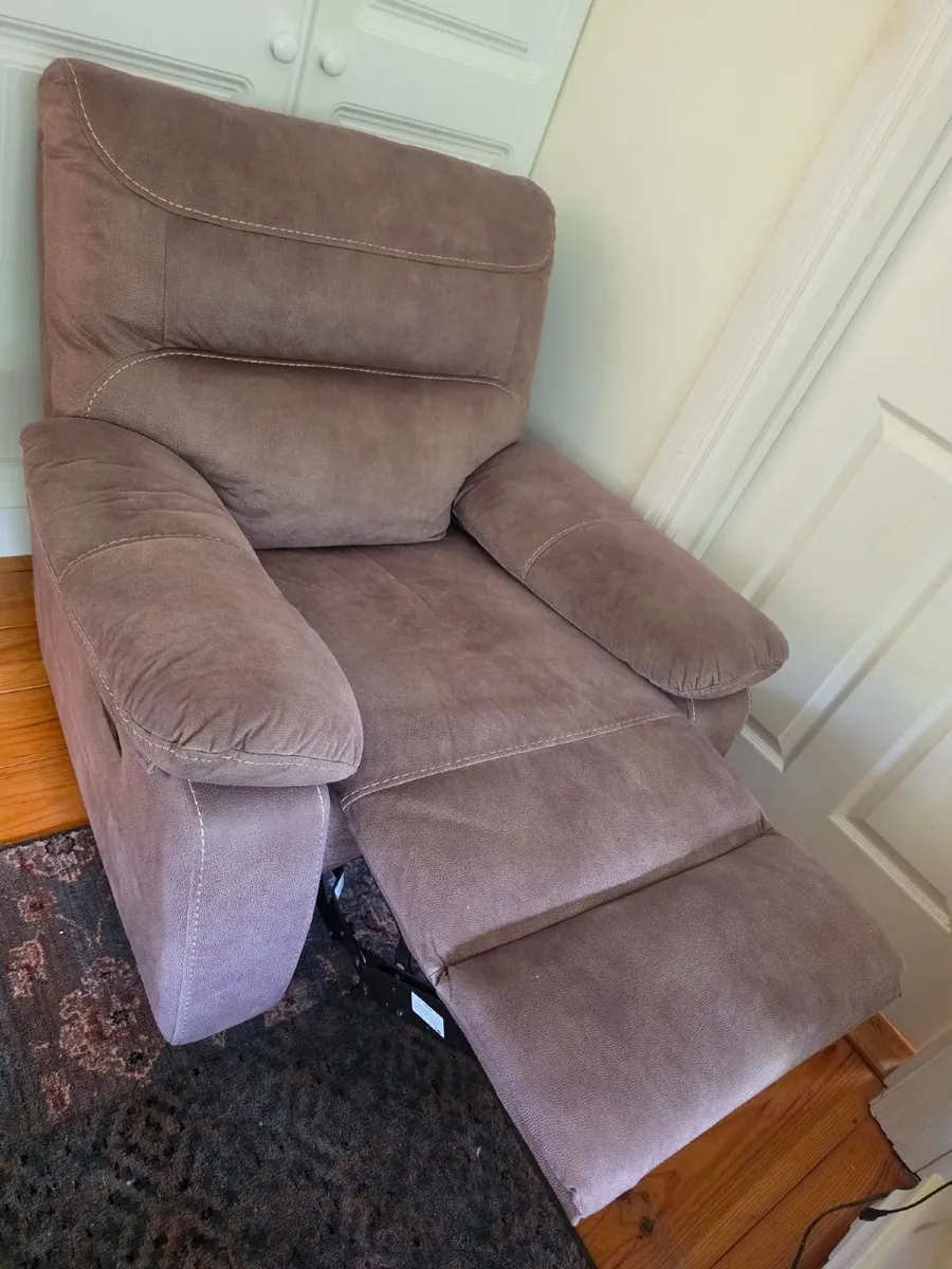 2 recliners (manual) - Image 4