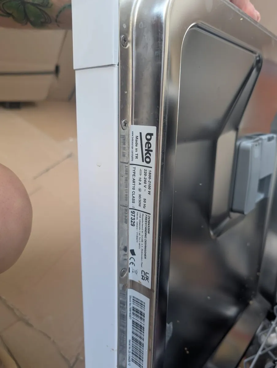 Beko DVN04X20W Freestanding Dishwasher - Image 2