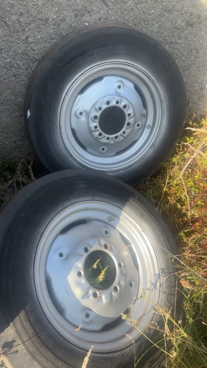 Tractor tyres and rims - Image 2