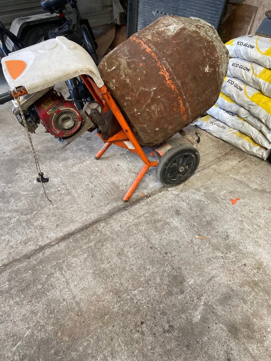 Belle / Honda petrol cement mixer - Image 2