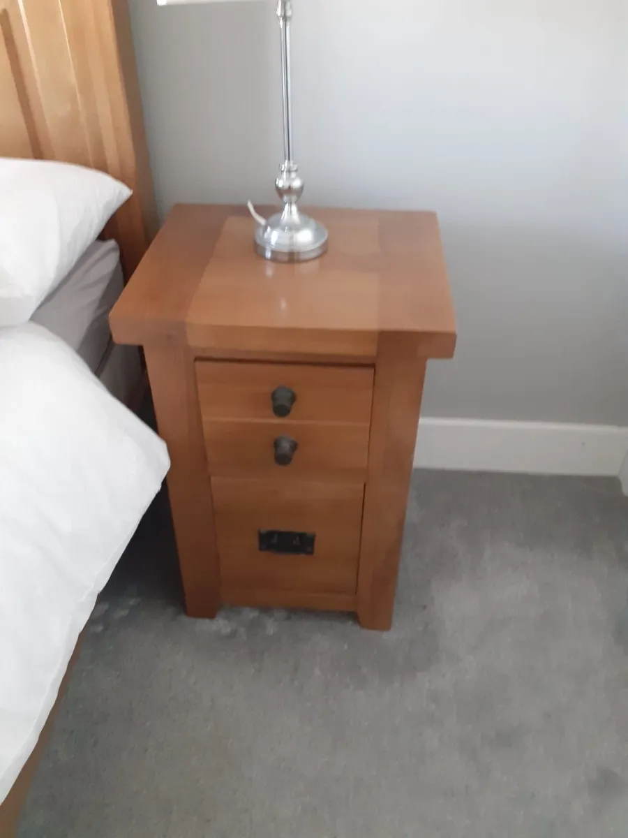 Bedroom furniture - Image 2