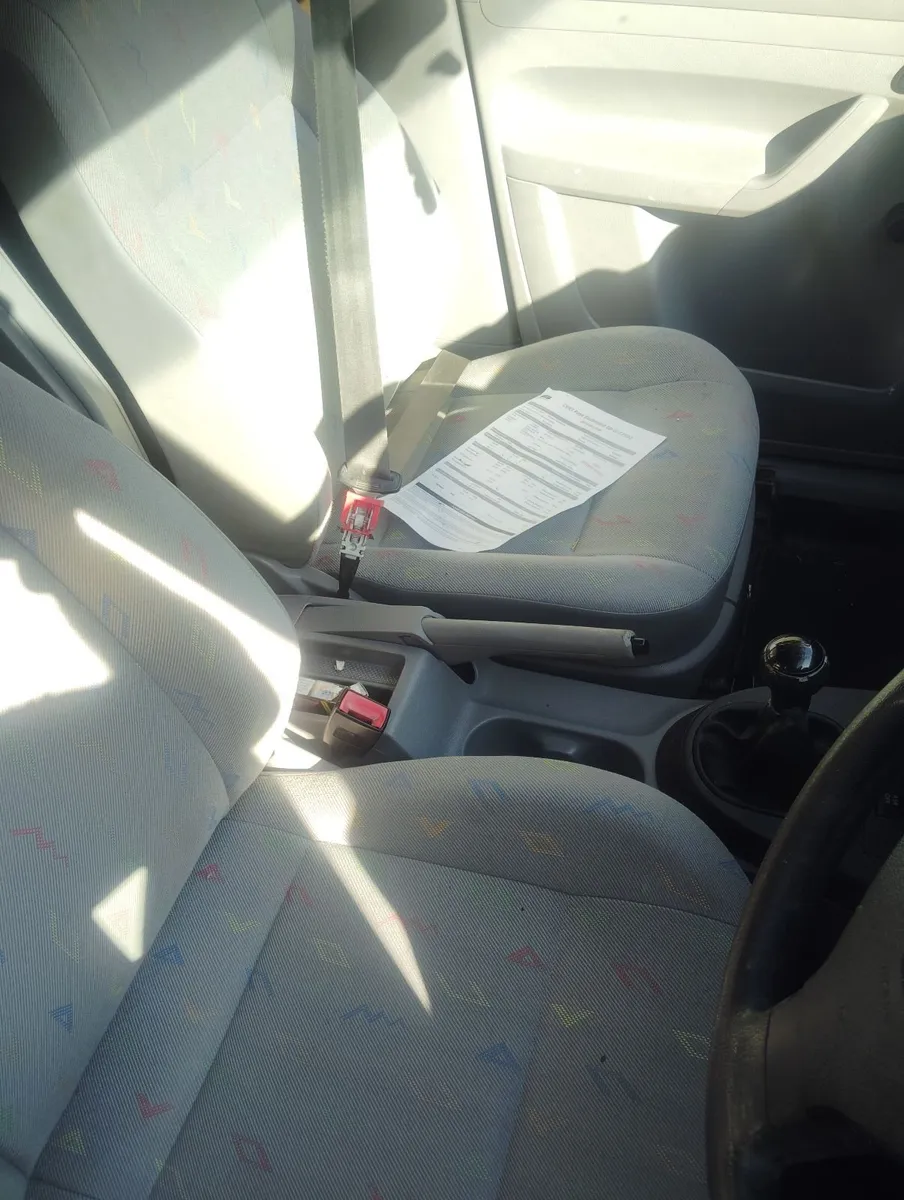 Volkswagen Caddy 2009 - Image 3