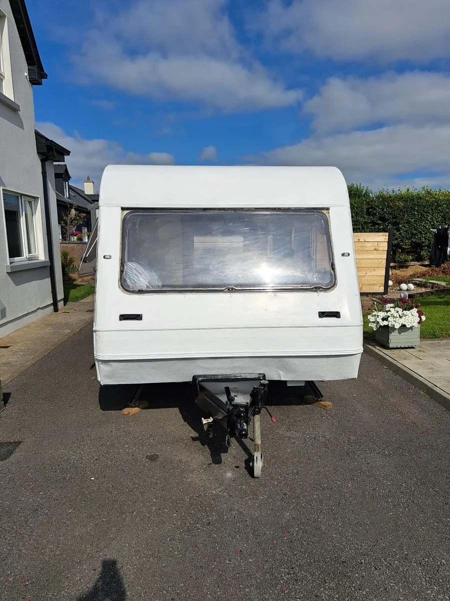 Abi Marauder 500ct 4 Berth Caravan - Image 2