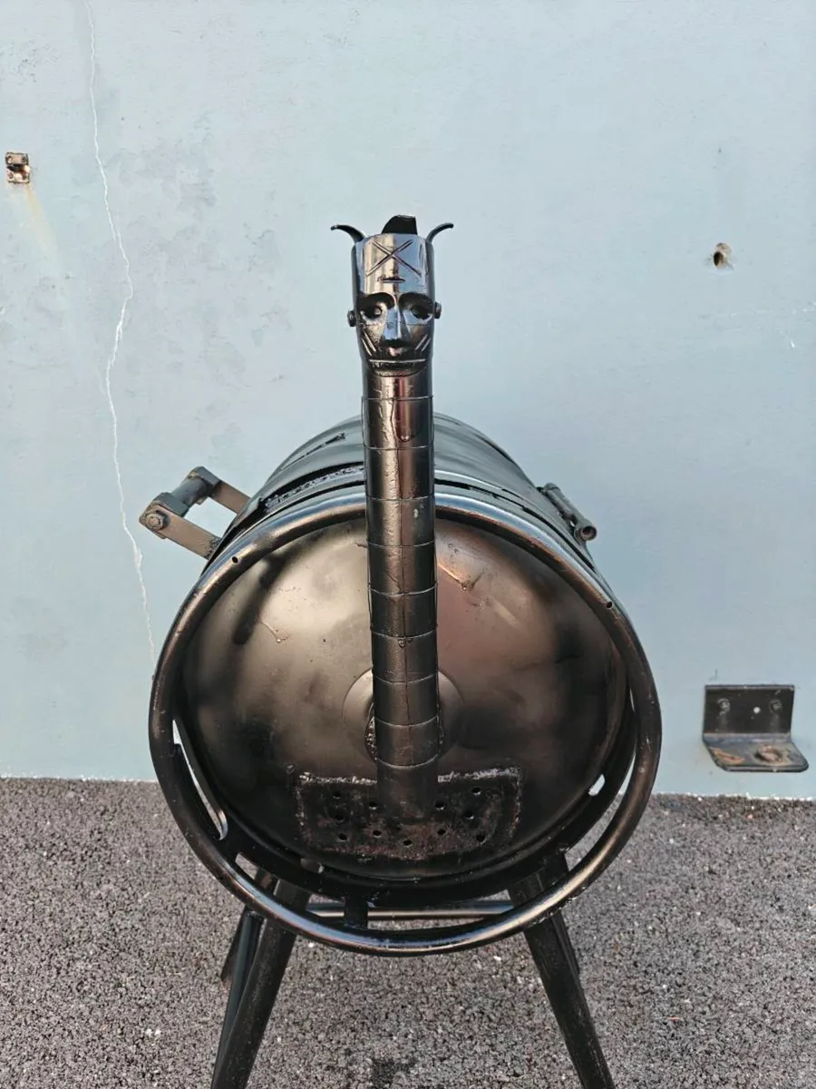 BBQ and Firepit - Image 1