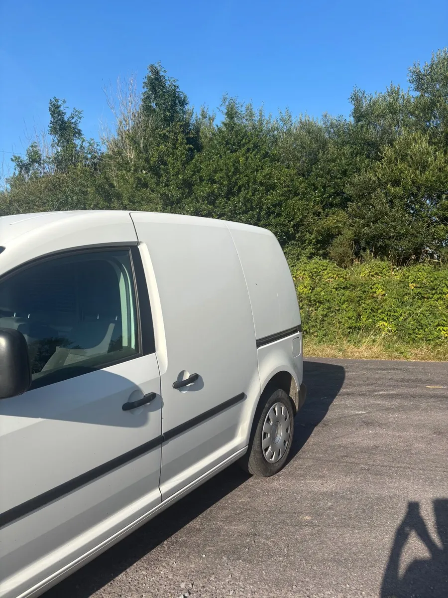 Volkswagen Caddy 2015 - Image 3