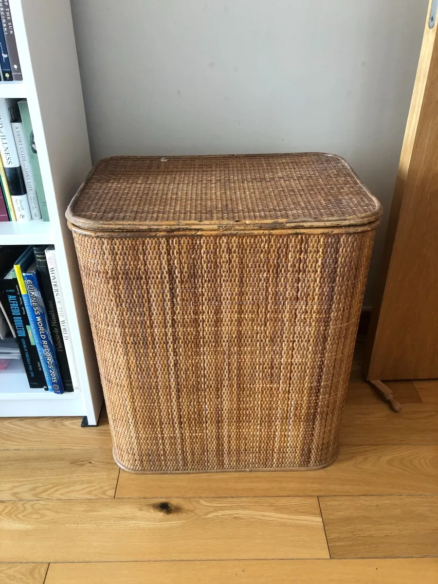Rattan laundry basket or storage bin - Image 1