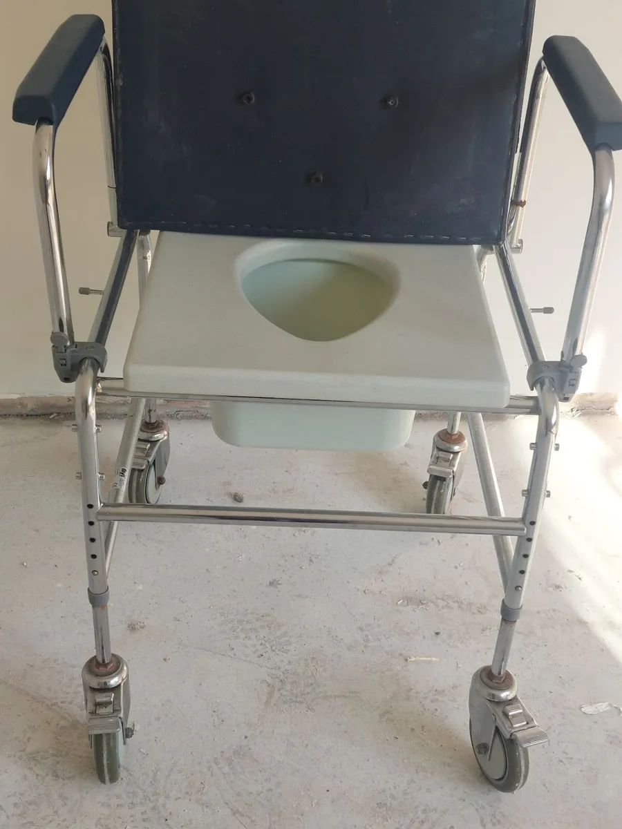 Commode - Image 2