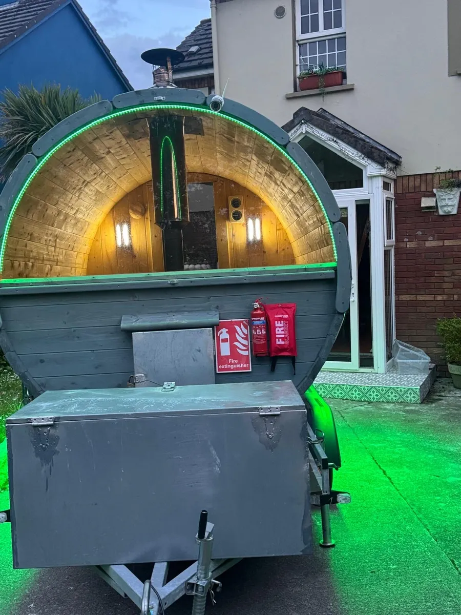 Luxury Mobile Barrel Sauna - Image 3