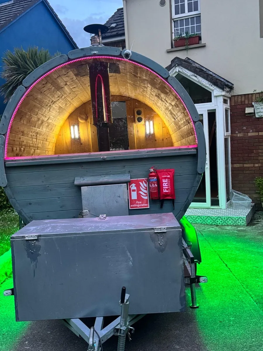 Luxury Mobile Barrel Sauna - Image 1