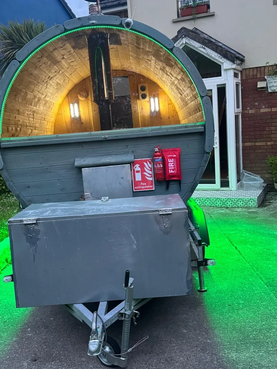 Luxury Mobile Barrel Sauna - Image 4