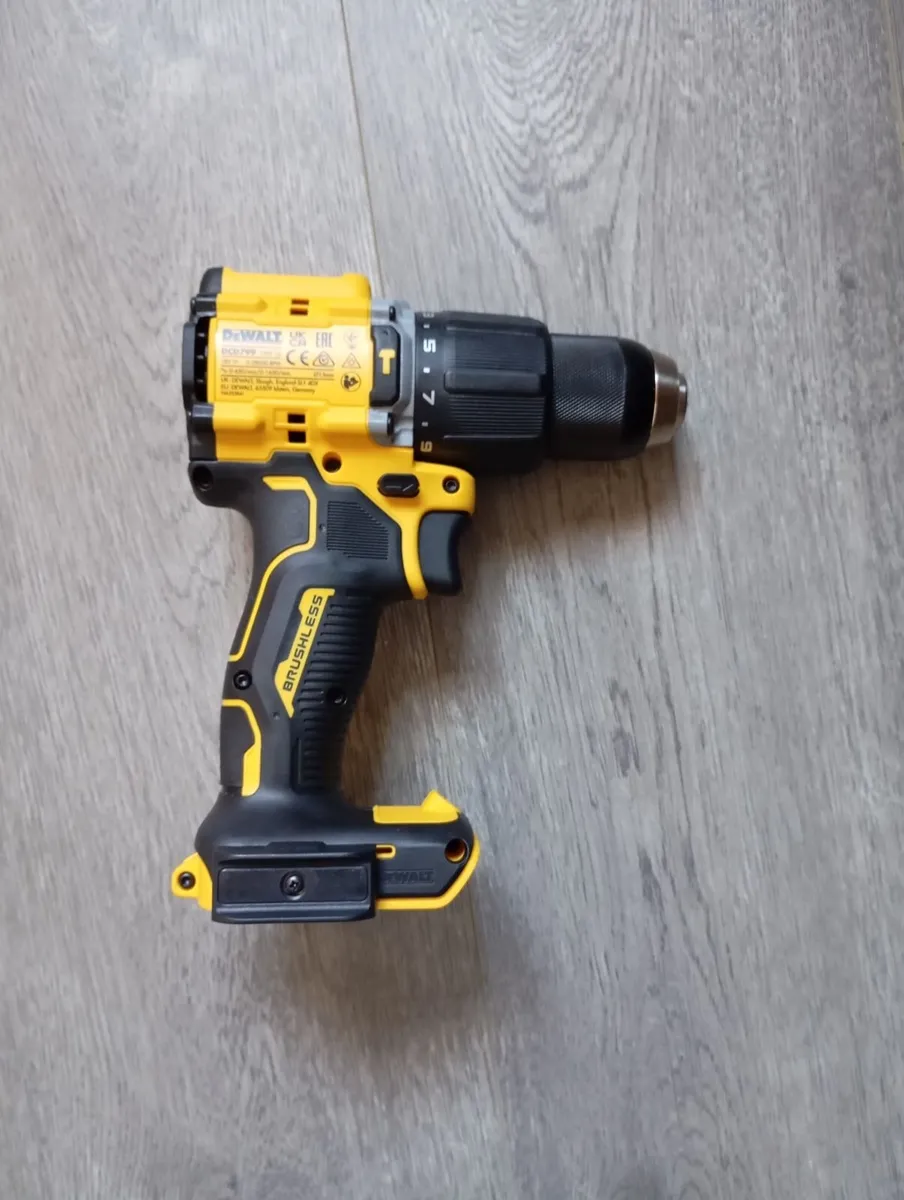 DeWalt dcd799 Drill(New) - Image 2