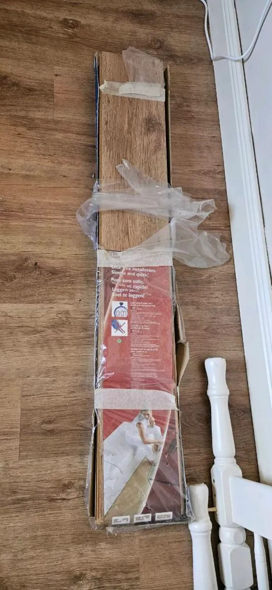 Laminate flooring - Image 1