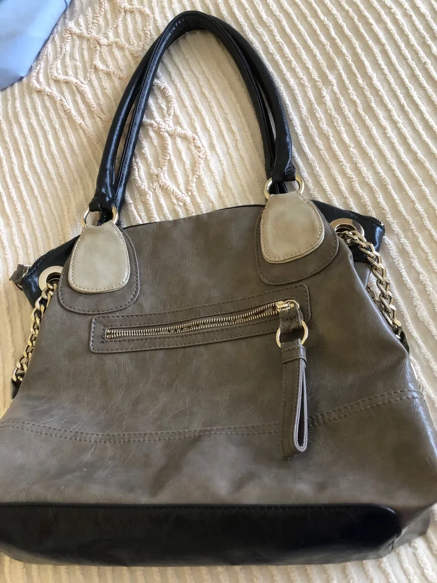 Large Guess Bag - Image 2
