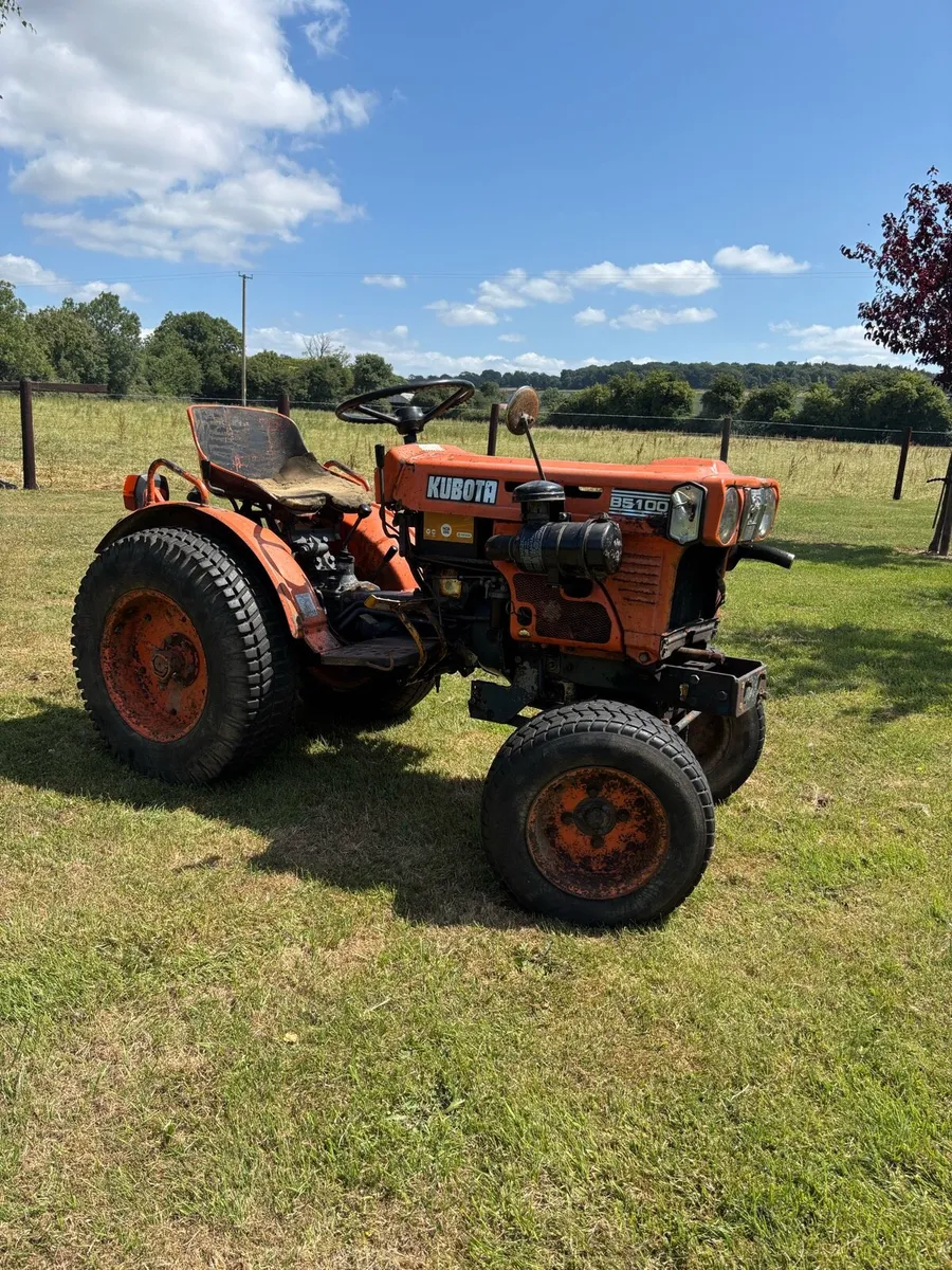 Kubota B5100 Compact tractor - Image 2