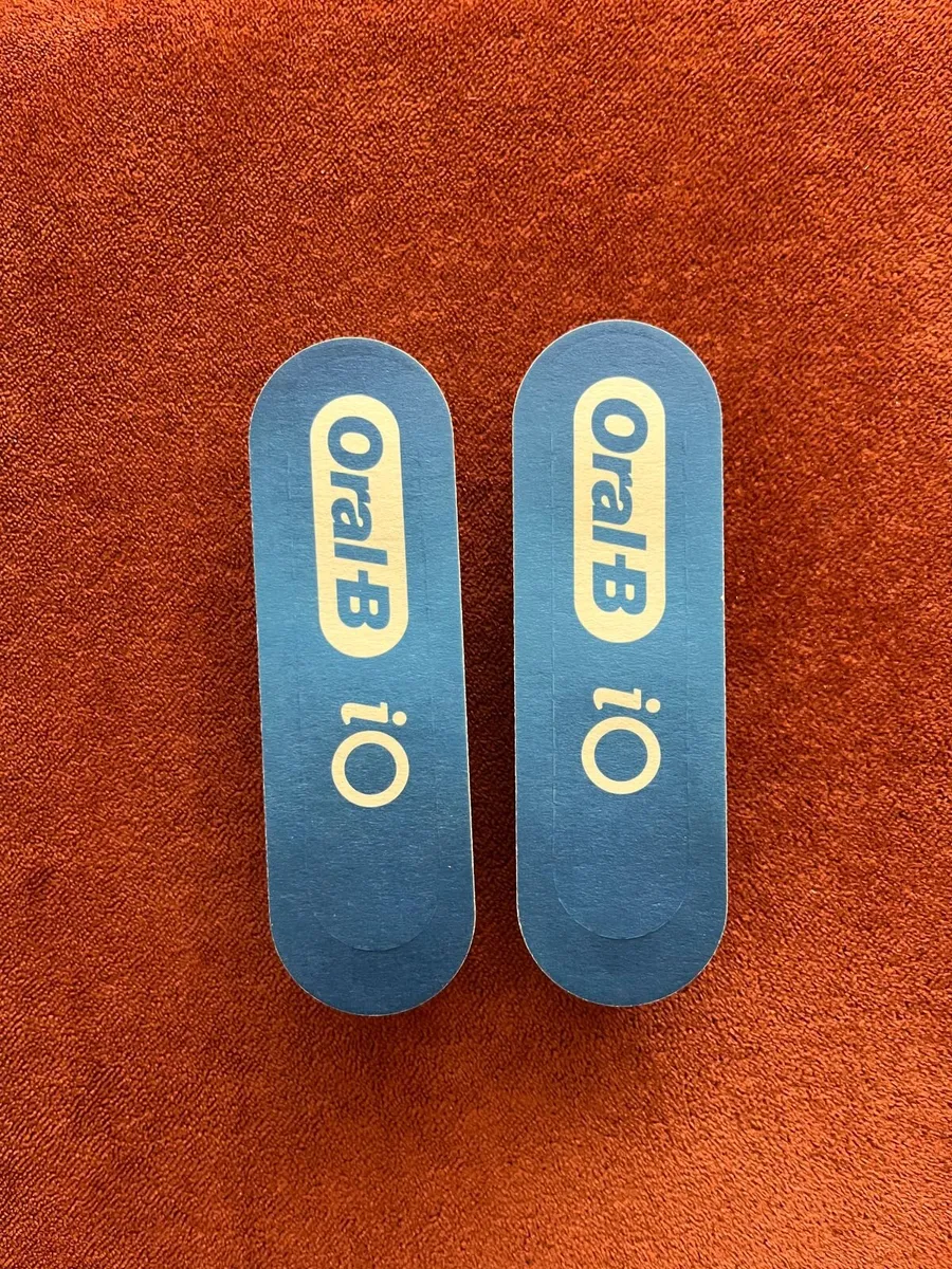 2x Oral-B iO toothbrush heads - Image 2