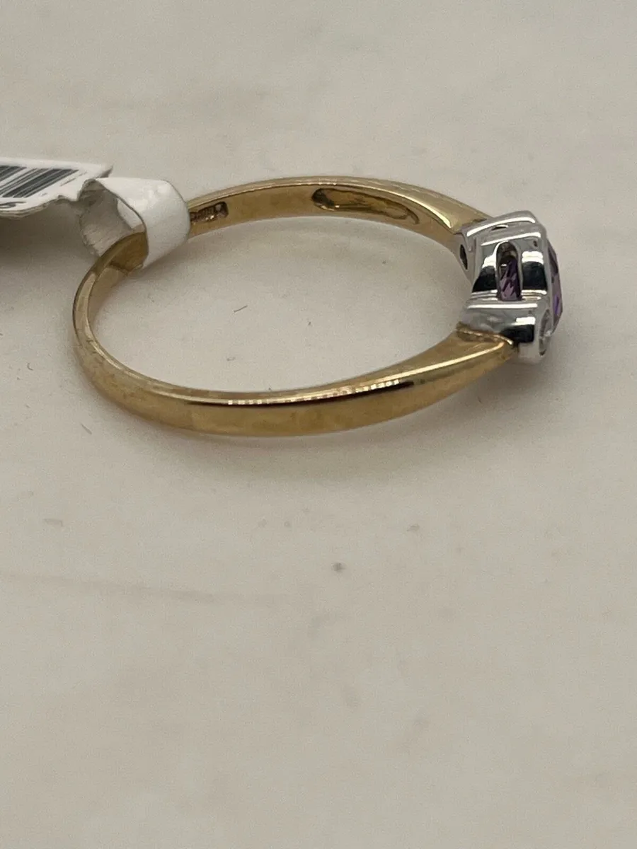 9k gold purple stone ring with diamonds. - Image 3