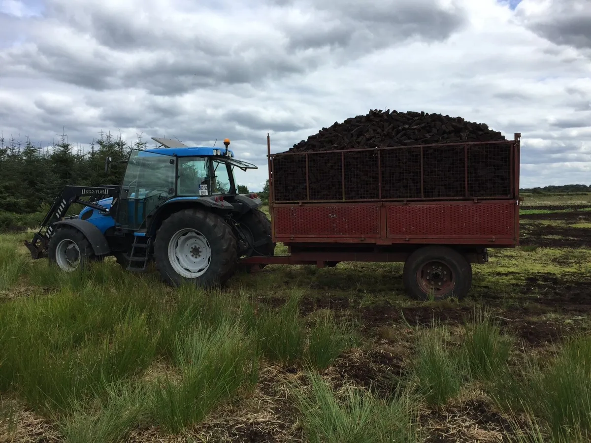Tractor trailer - Image 1