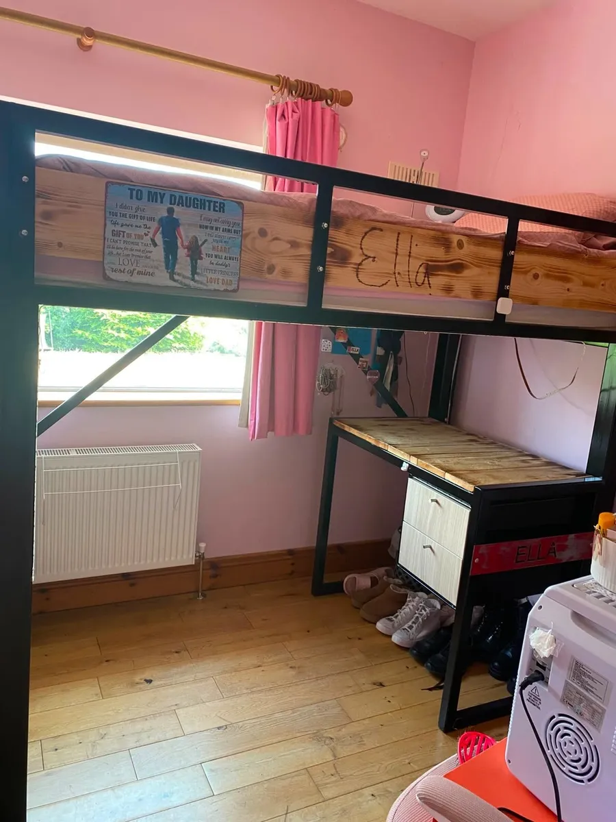 Bedroom furniture - Image 1