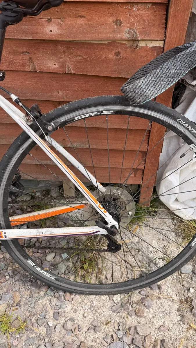 ladies Giant  Avail SL road bike - Image 2