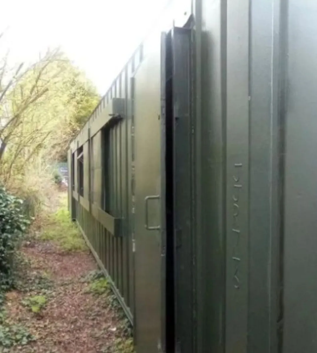container unit 40ft x 10ft - shed, storage  CALL! - Image 4