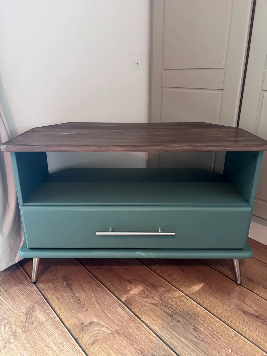 Modern TV Stand Contemporary Design - Image 3