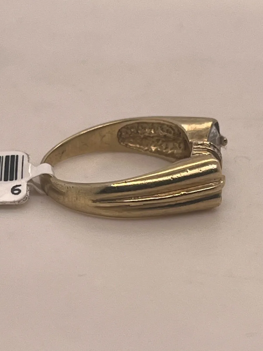 9k gold cz bow ring. - Image 2