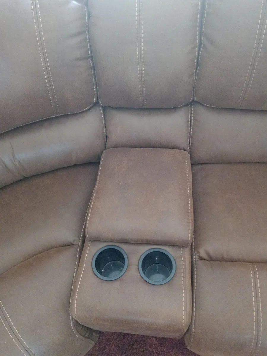 RECLINER CORNER GROUP SOFA IN TAN - Image 4
