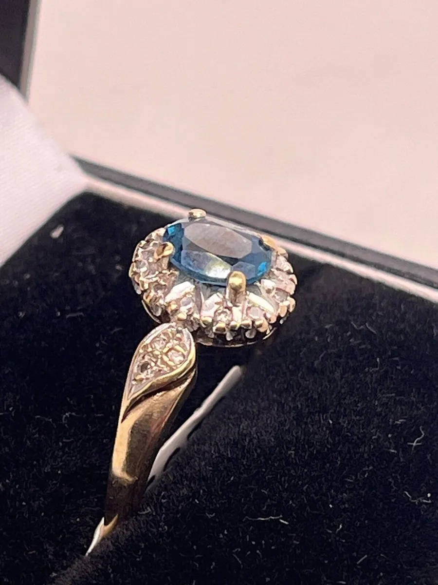 9k gold blue stone cz ring. - Image 2
