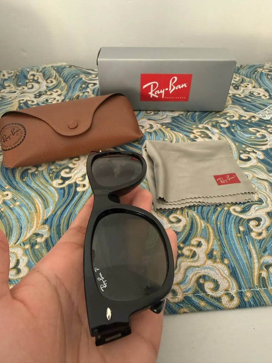 Ray Ban Polorized Wayfarer Sunglasses - Image 2