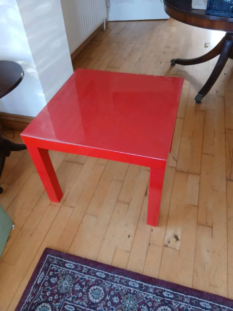 Children's table with toy container - Image 1