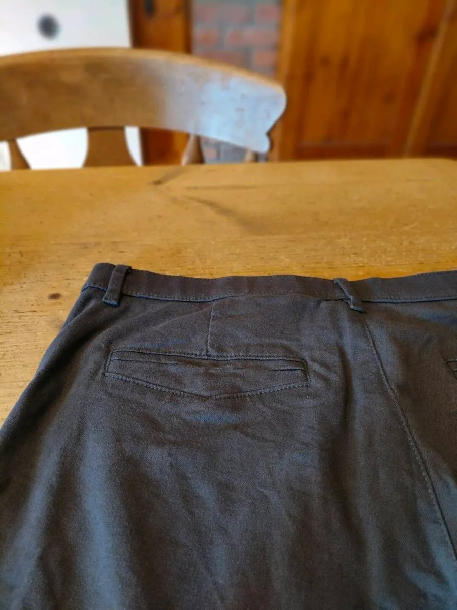 Mens Dunne Stores Grey trousers. Tapered leg, wais - Image 2