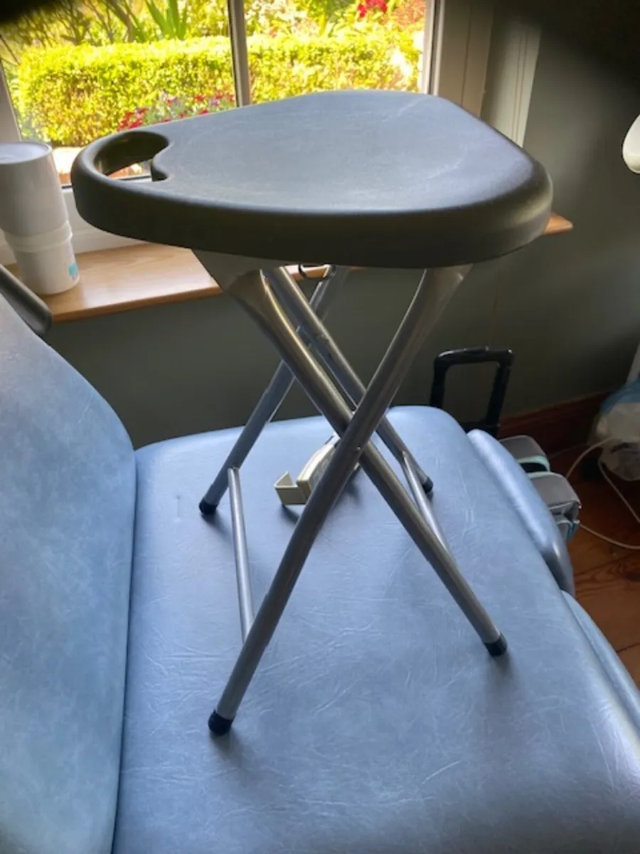 Chiropody chair and equipment - Image 2