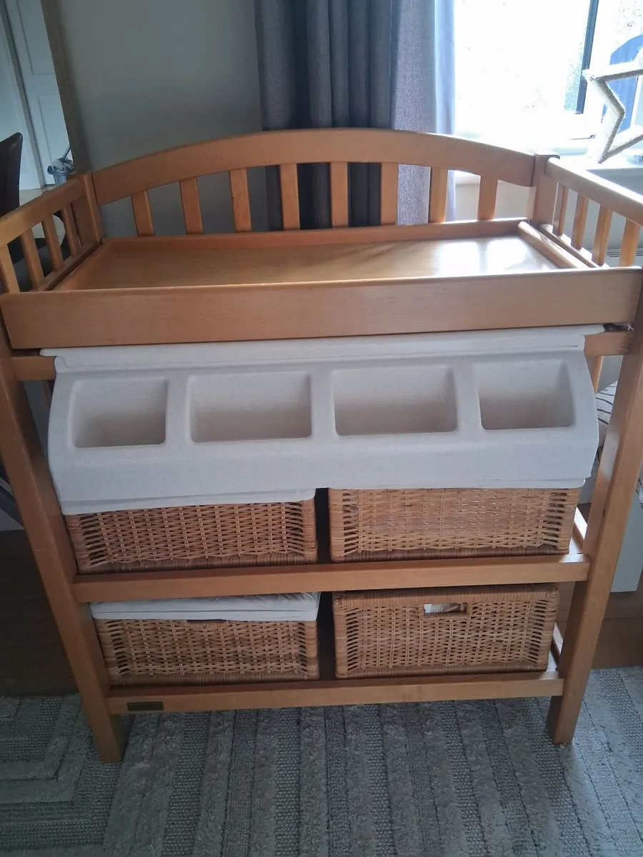 Baby changing unit - Image 1